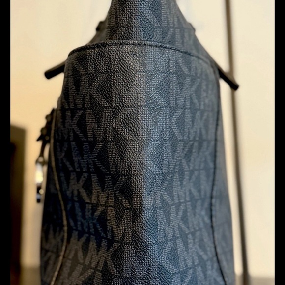 โโSOLDโโMichael Kors Black Monogram Jet Set Tote & Large Matching Wallet ๐คฉ EUC - Picture 7 of 13